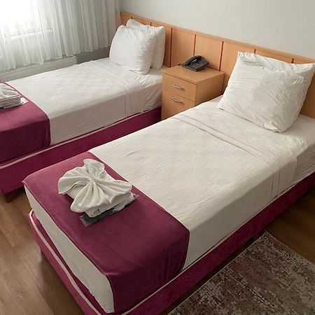 Hotel Oezsefa อิสตันบูล ภายนอก รูปภาพ
